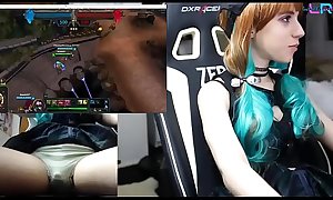 Teen Playing League of Legends with an Ohmibod 1 porn 2