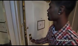 Black guy loves tranny ass fucking