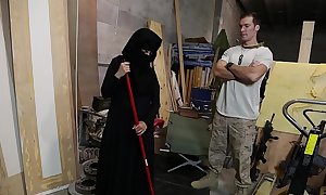 Tour of booty - us soldier takes a liking to sexy arab servant