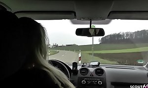 German Mom - DEUTSCHE MUTTER JULIA FICKT JUNGSPUND ANHALTER IM AUTO
